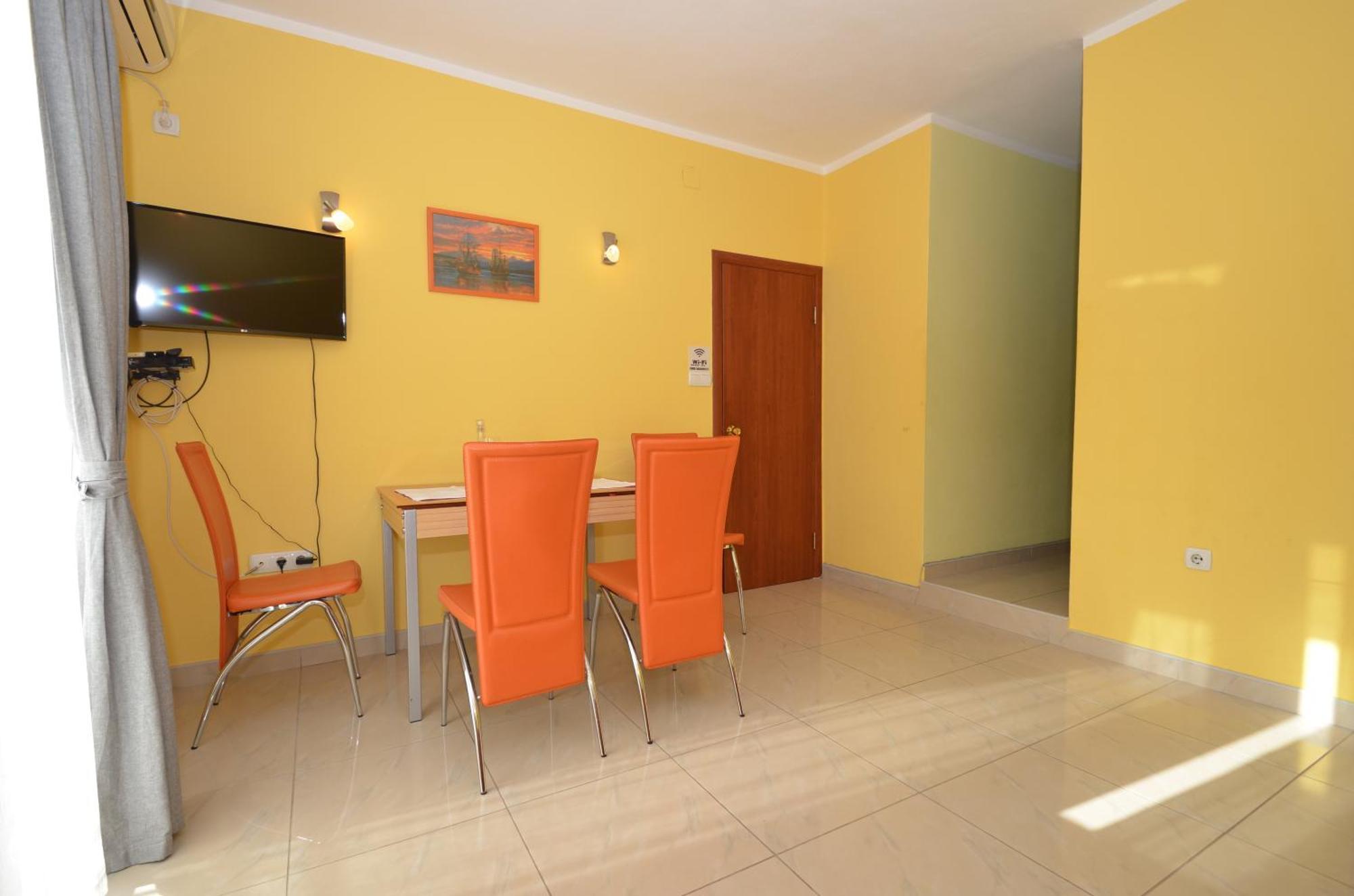 Apartments Dinko Zifra Tivat Bilik gambar