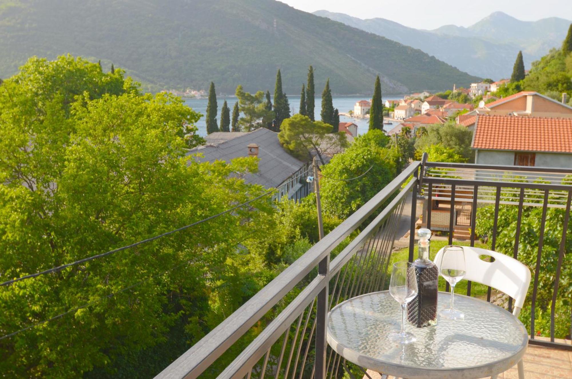Apartments Dinko Zifra Tivat Luaran gambar