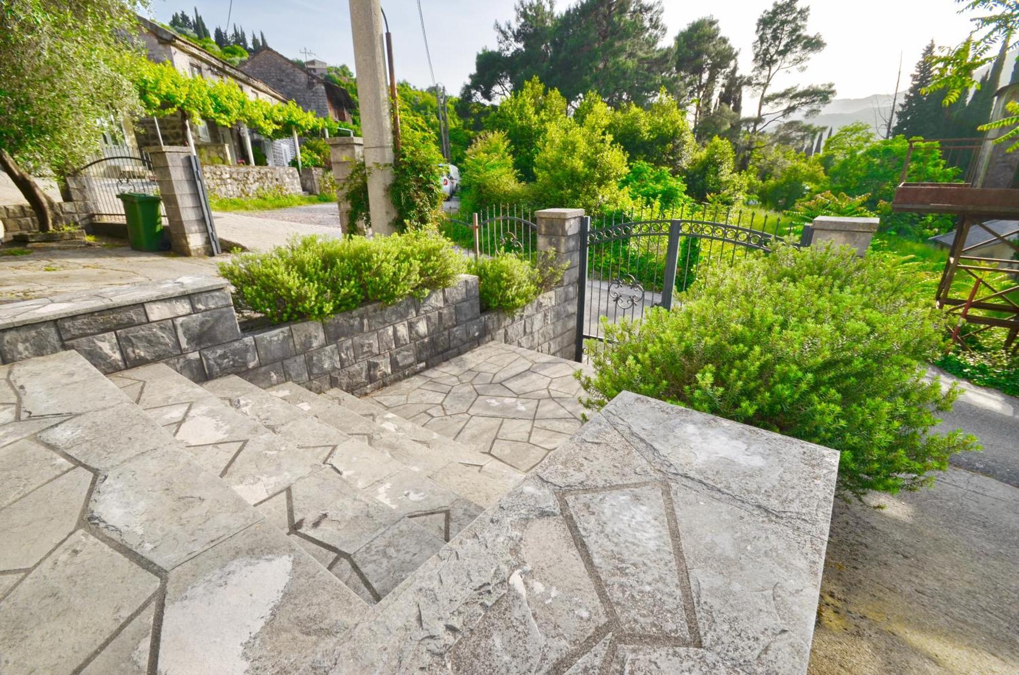 Apartments Dinko Zifra Tivat Luaran gambar